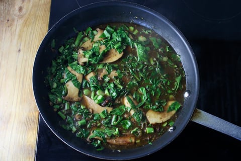 Japanese Steak Night with Fresh Ramen - Step #4 Faire le bouillon et cuire les gai lans