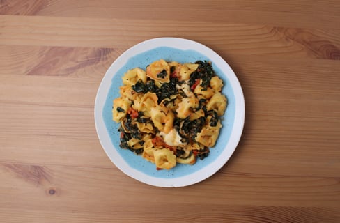 Creamy Sun-Dried Tomato Tortellini - Step #5 Plate your dish