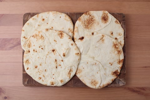 Quick Tandoori Ground Pork Naan Flatbreads - Step #2 Griller les naans