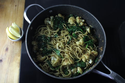 Quick Lemony Fresh Spaghetti Alla Chitarra - Step #4 Faire la sauce et mélanger les pâtes