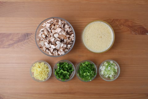 Goodfood & Chef: Sweet Chili Chicken & Omelette Sandwich - Step #3 Mise en place