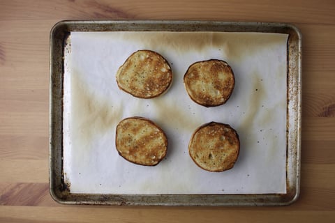 Goodfood & Chef: Sweet Chili Chicken & Omelette Sandwich - Step #5 Griller les pains