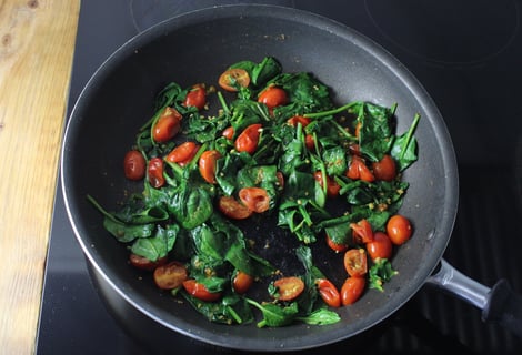 Creamy Saag Halloumi - Step #4 Cuire les légumes