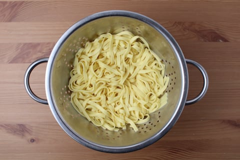 Goodfood × Bicycle Thief: Creamy Tomato Lobster Linguine - Step #3 Boil the pasta