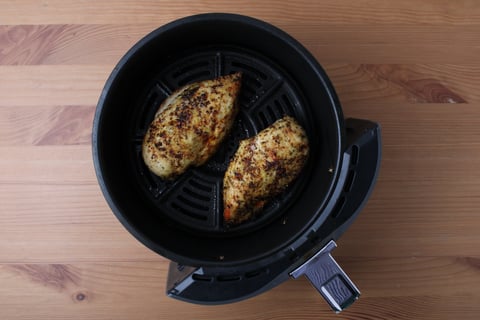 Reverse-Marinated Air Fryer Chicken Breasts - Step #1 Frire le poulet