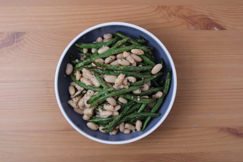 Reverse-Marinated Air Fryer Chicken Breasts - Step #5 Frire les haricots verts et finir la salade aux haricots