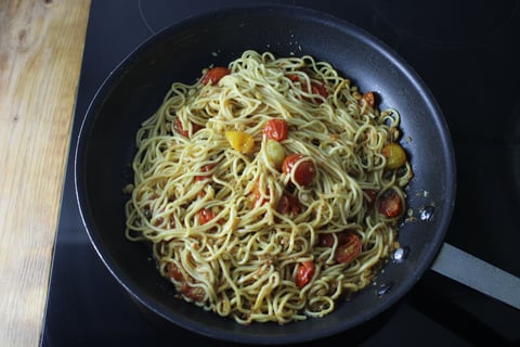 Fresh Spaghetti Alla Chitarra - Step #5 Finir la sauce et mélanger les pâtes