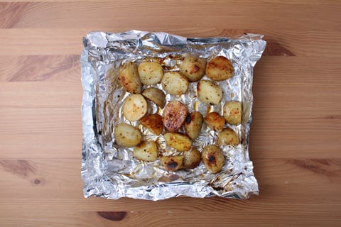 Sizzling Chicken Breasts & Baby Potatoes - Step #2 Griller les pdt