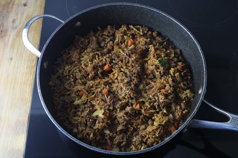 Ground Beef, Rice & Savoy Cabbage Roll Bowls - Step #4 Finir le bœuf et les légumes