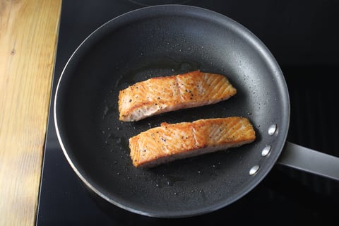 Spicy Salmon Bibimbap Bowls - Step #5 Cook the salmon