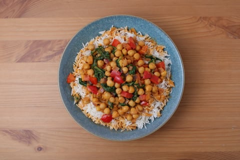 Goodfood x PlantYou: Peanut Butter Chickpea Curry - Step #5 Plate your dish