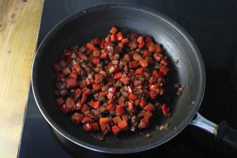 Goodfood x PlantYou: Peanut Butter Chickpea Curry - Step #3 Start the curry