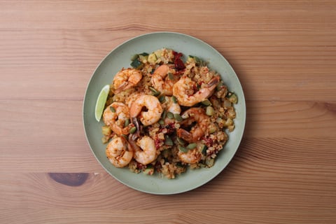 Calorie-Wise: Quick One-Pan Shrimp & Veggie ‘Rice’ - Step #5 Dresser les plats