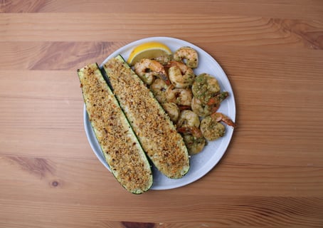 Carb-Wise: Spicy Basil Pesto & Garlic Shrimp - Step #4 Dresser les plats
