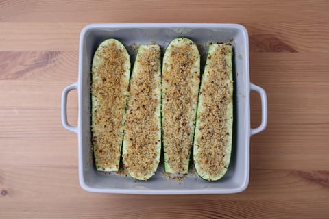 Carb-Wise: Spicy Basil Pesto & Garlic Shrimp - Step #2 Rôtir les zucchinis