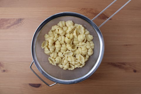 Unstuffed Fresh Pasta Shells - Step #1 Cuire les pâtes