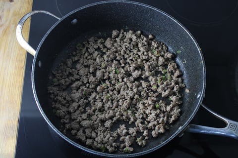 Sesame-Spiced Ground Beef & Fresh Udon Noodles - Step #4 Cuire le bœuf