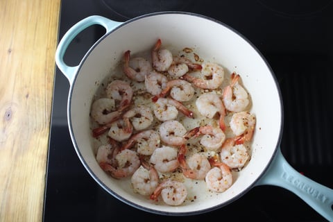 Goodfood x Laurent Dagenais: Lemon-Garlic Shrimp Scampi - Step #3 Cook the shrimp