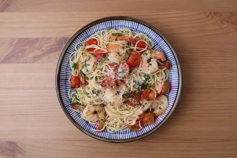 Goodfood x Laurent Dagenais: Lemon-Garlic Shrimp Scampi - Step #5 Combine the pasta & serve