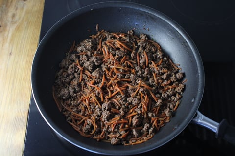 Quick Saucy Ground Beef Lo Mein - Step #2 Cook the carrots & beef