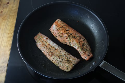 Seared Trout & Brown Butter Amandine - Step #4 Cuire la truite