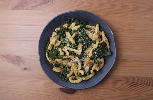 One-Pan Fresh Gemelli with Kale & Cauliflower - Step #4 Dresser les plats