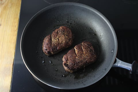 L’Artisan: Filets Mignons with Demi-Glace Cream Sauce - Step #4 Cook the filets mignons
