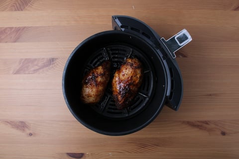 Hot 'n' Spicy Jerk Chicken Breasts - Step #2 Frire le poulet