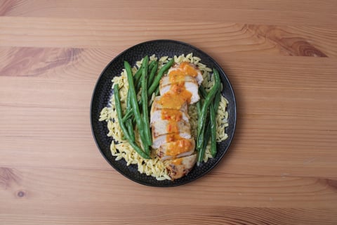 Cheesy Chicken & Creamy Roasted Pepper Sauce - Step #5 Dresser les plats