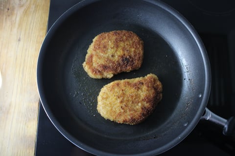 Crispy Pork Chops Tonkatsu - Step #3 Cuire le porc