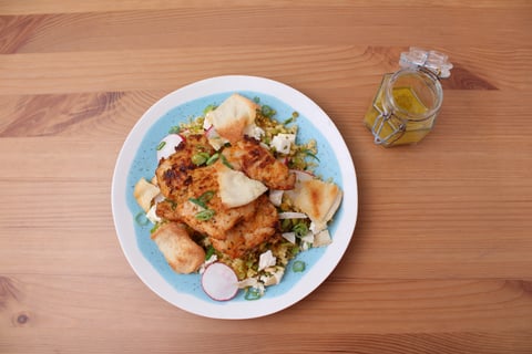 Herbed Chicken Thighs over Bulgur-Broccoli ‘Rice’ Salad - Step #5 Préparer la salade et servir