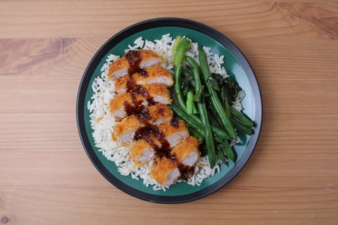 Tonkatsu Pork Chops - Step #6 Dresser les plats