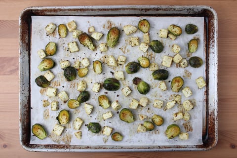 Seared Chicken Breasts with Buttery Basil Pesto - Step #1 Rôtir les légumes