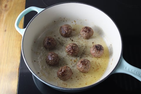 St. Paddy's Day One-Pan Beef Meatball Stew - Step #2 Préparer et poêler les boulettes