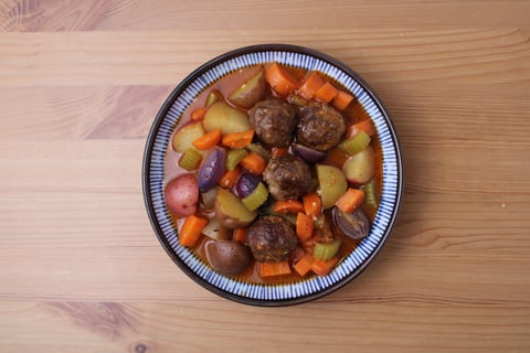 St. Paddy's Day One-Pan Beef Meatball Stew - Step #5 Dresser les plats
