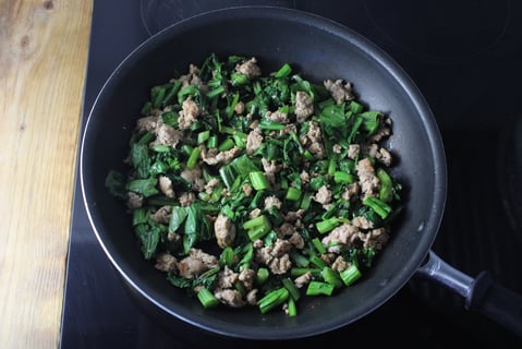 Speedy Sweet & Sour Ground Pork Noodle Stir-Fry - Step #4 Start the stir-fry