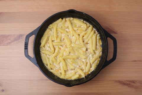 L’Artisan: Strip Loin Steak & Smoked Cheddar Penne Skillet - Step #5 Finir la poêlée