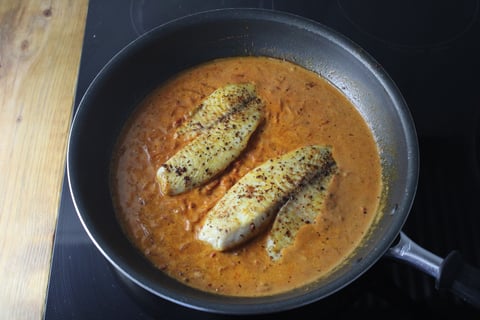 Carb-Wise: Warmly Spiced Tilapia Stew - Step #5 Faire le mijoté et finir le tilapia