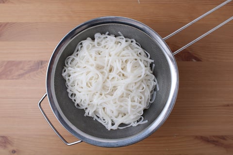 Goodfood Travels: Thailand's Street-Style Pad Thai with Shrimp - Step #1 Cook the noodles