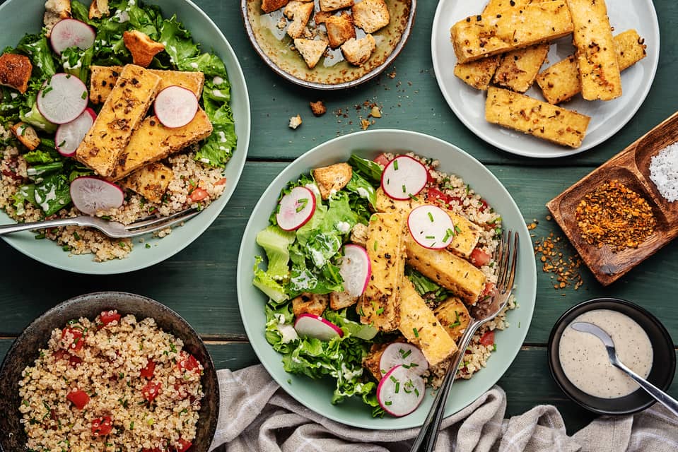 Crispy steak spiced tofuover tomato garlic chive quinoa - Extra large standard