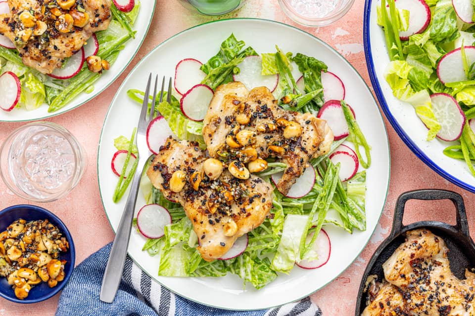 Everything bagel chicken caesar salad - Extra large standard