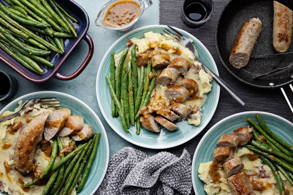 Seared pork sausages caramelized onion sauce - Extra large standard