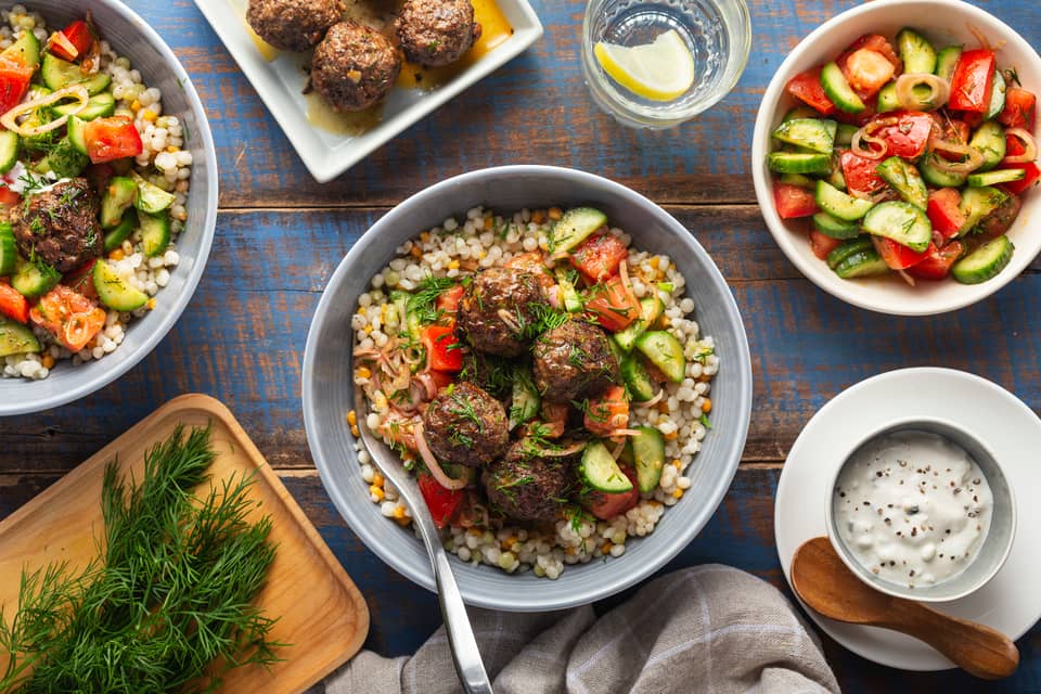 Greek style beef meatballswith tomato cucumber salad - Extra large standard