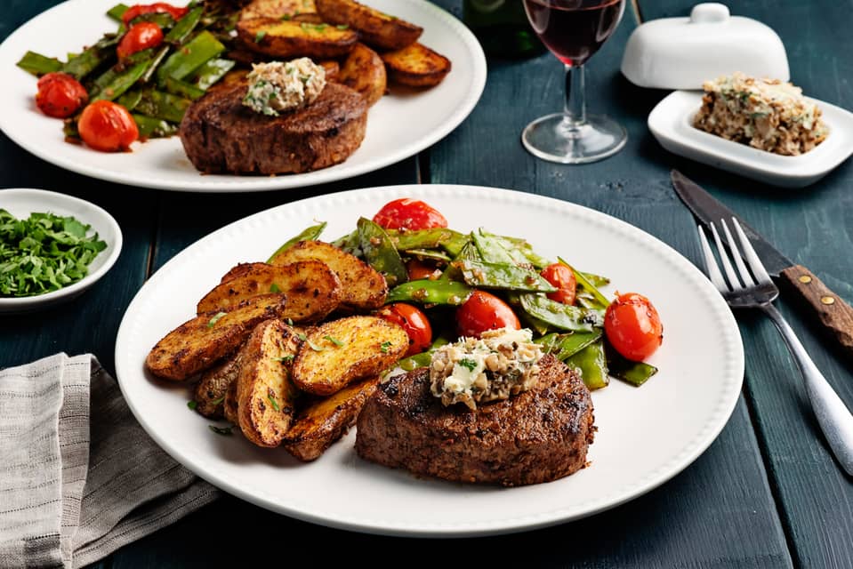 Seared filets mignonswith porcini butter - Extra large standard