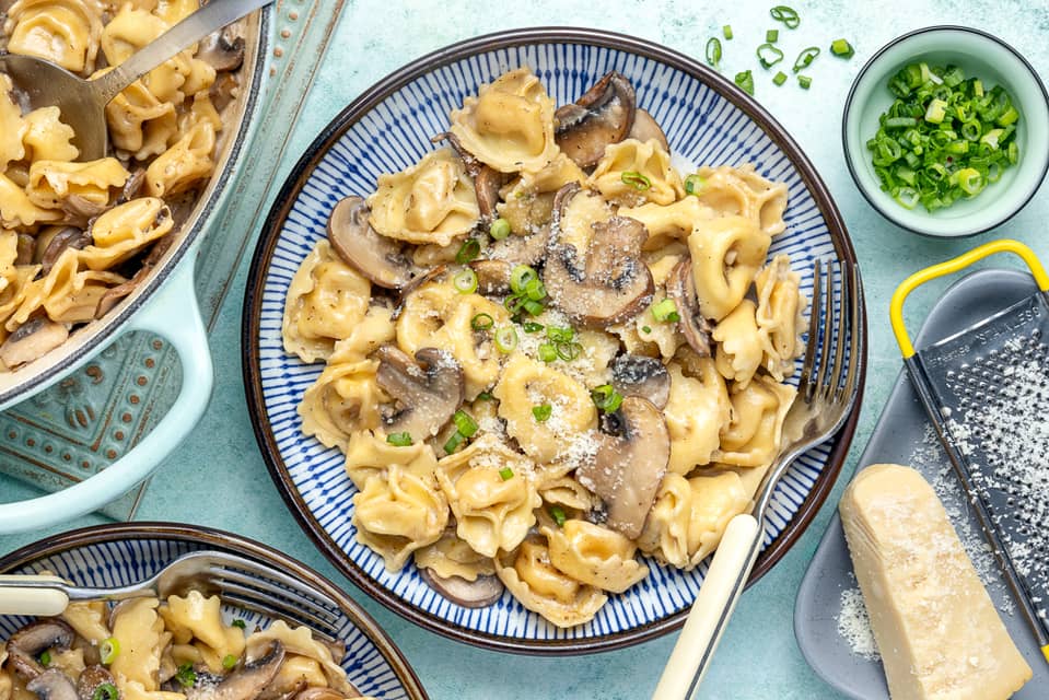 Extra cheesy three cheese tortellini - Extra large standard