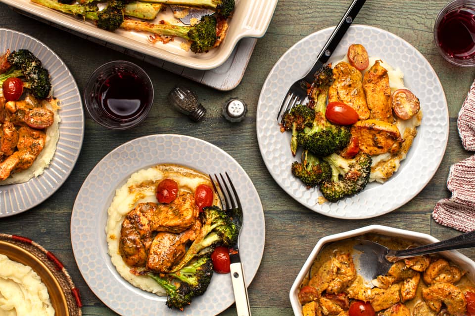 Creamy pesto chicken breastswith cherry tomatoes - Extra large standard