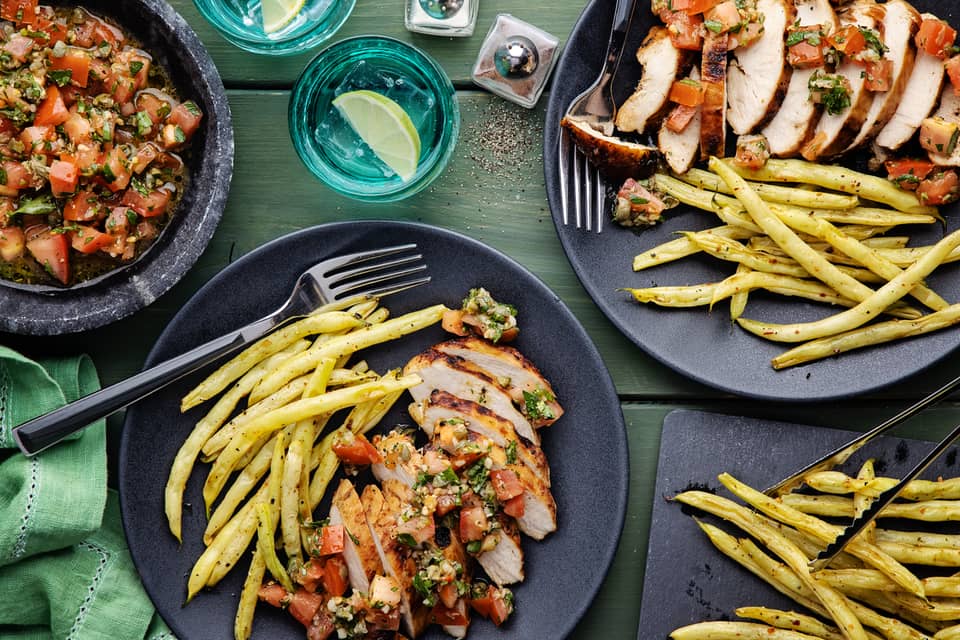 Spiced chicken breastswith tomato caper salsa - Extra large standard