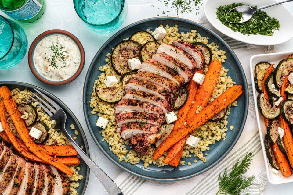 Seared chicken breastswith roasted pepper yogurt - Extra large standard