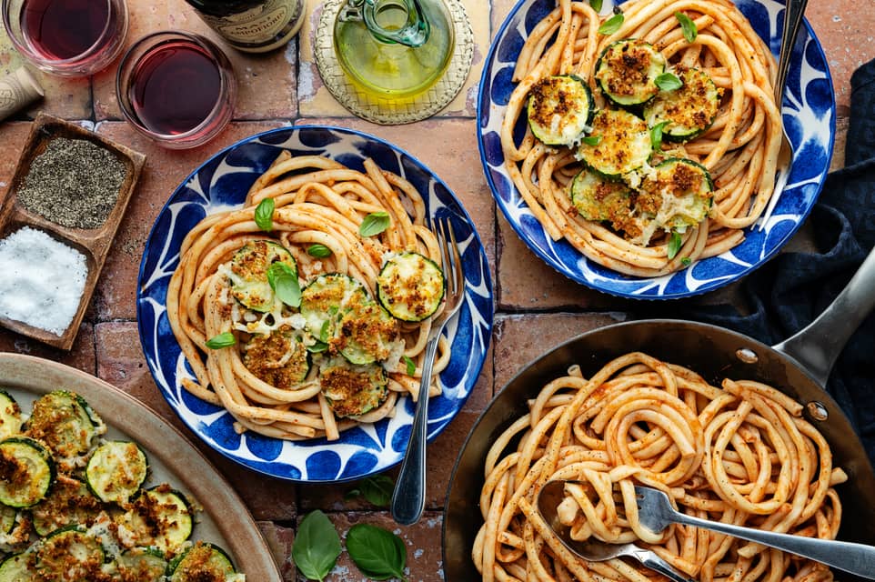 Tomato basil bucatini - Extra large standard