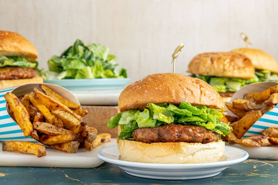 Juicy pork burgers with caesar salad - Extra large standard